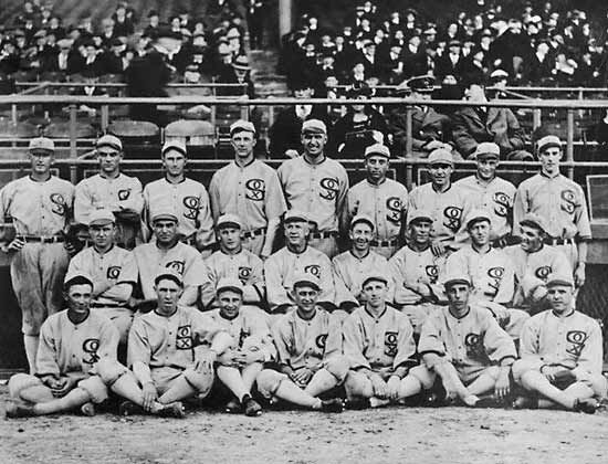 Chicago-White-Sox-team-1919.jpg