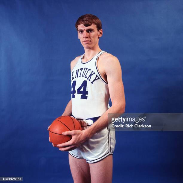 baton-rouge-louisiana-dan-issel-of-the-kentucky-wildcats-poses-for-a-picture-on-february-21.jpg