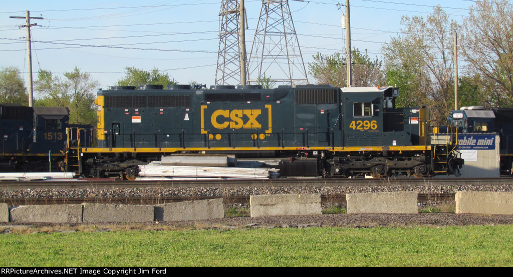 CSXT%204296%20Barr%20Yard%20050316.JPG