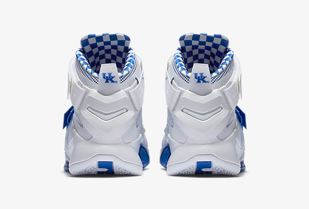 nike-lebron-soldier-9-kentucky-5.jpg