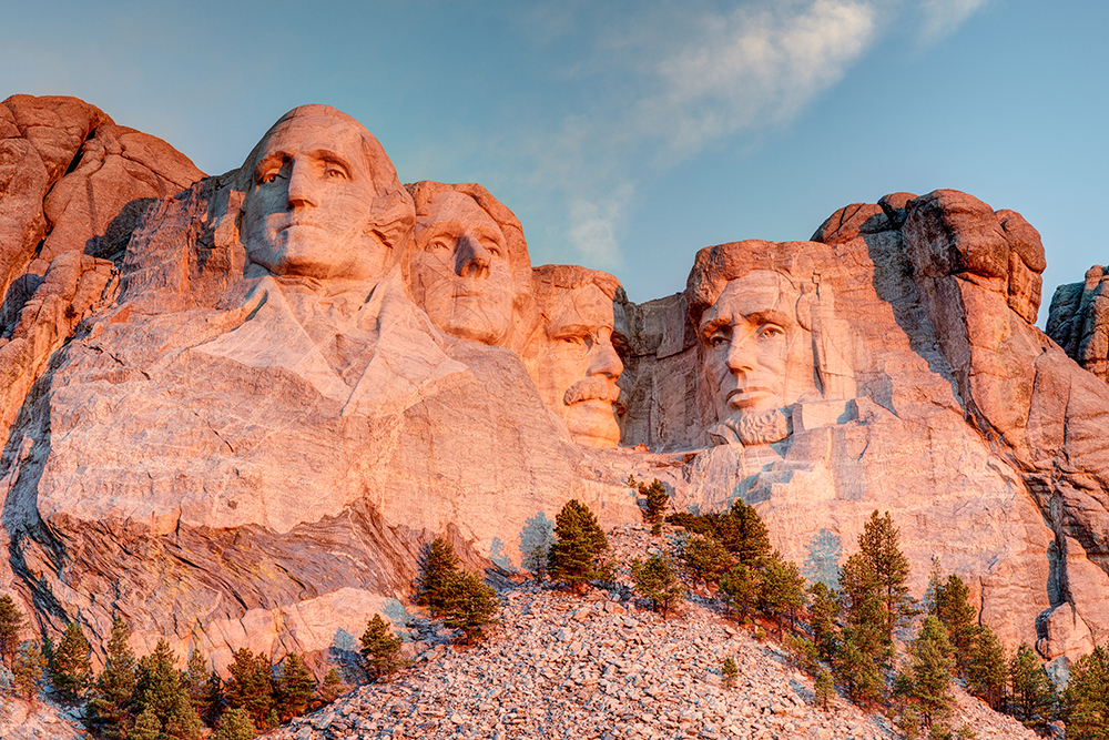 preview-lightbox-Attractions-Mount-Rushmore-During-Sunset-Low-Resolution.jpg