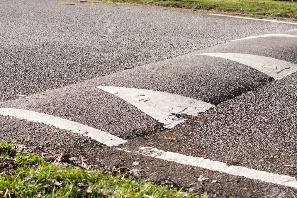 27767239-a-speed-bump-on-a-uk-road.max-1200x675.jpg