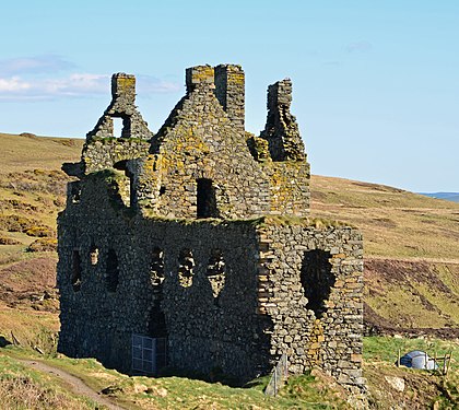 420px-Dunskey_Castle_-_geograph.org.uk_-_2905806.jpg