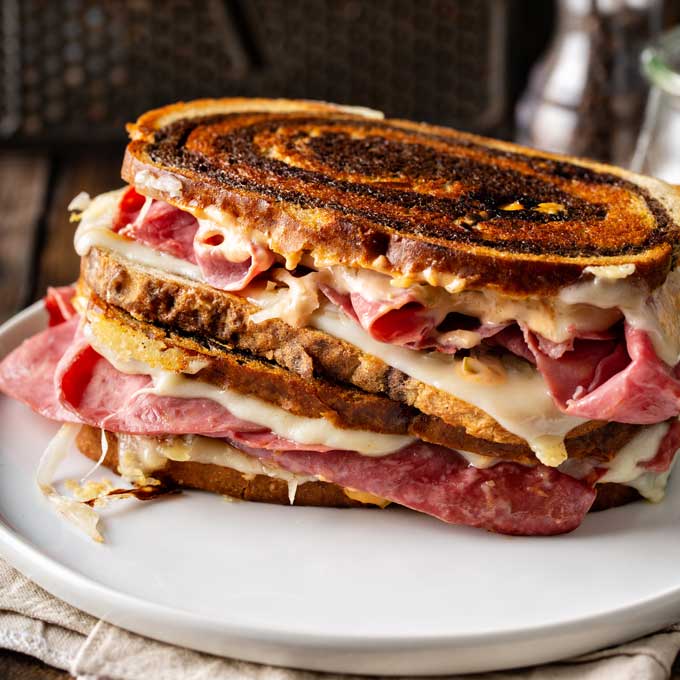 Reuben-Sandwich-S1.jpg