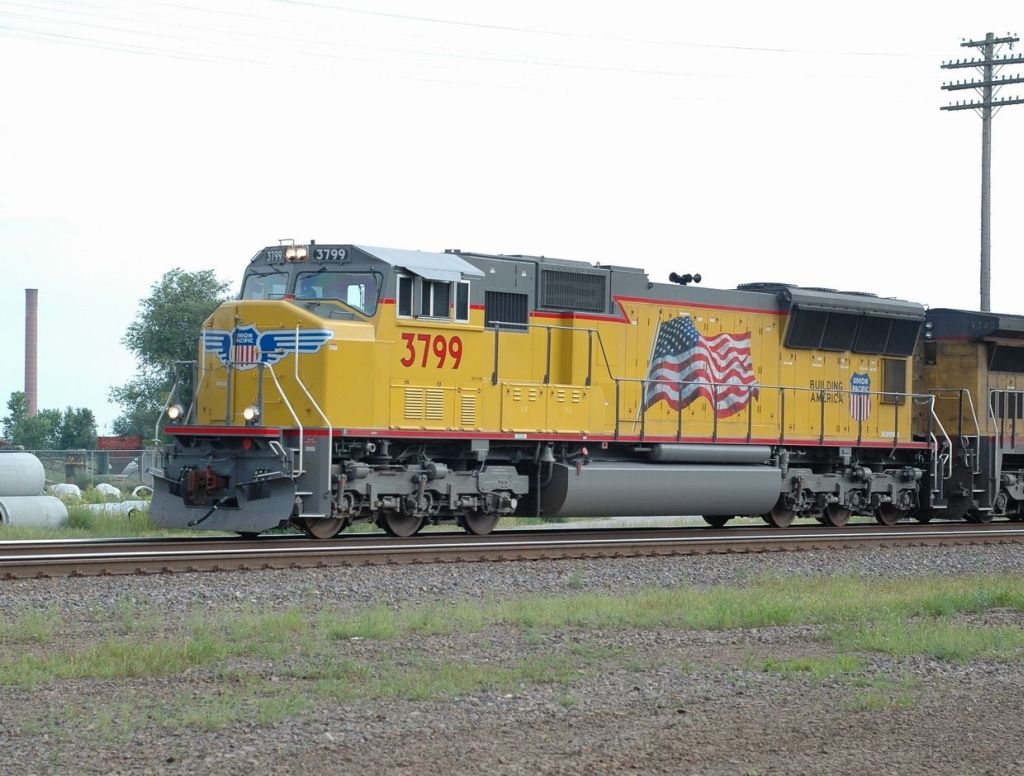 UP%203799%20(SD70M)_TopekaKS_081704.JPG