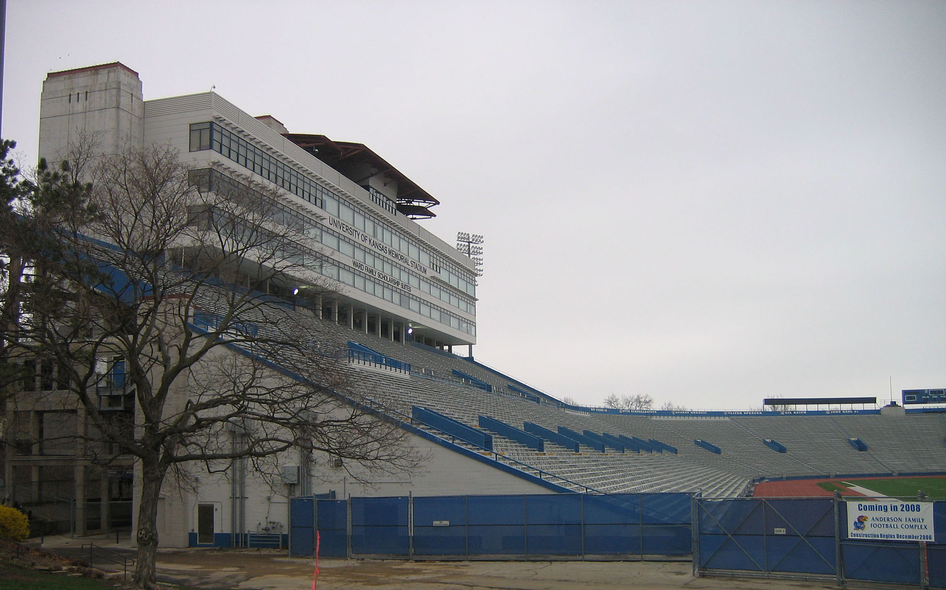 1920px-Kansas_Memorial_Stadium.jpg