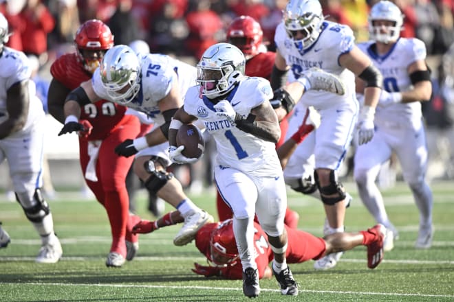 Kentucky's Ray Davis broke free for a touchdown run in Saturday's Governor's Cup win over Louisville. 