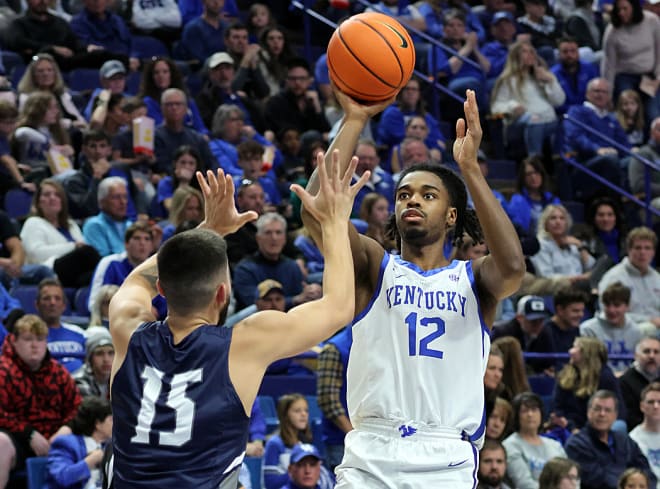 Antonio Reeves shot a pull-up jumper for two of his 20 points in Wednesday's win over North Florida.