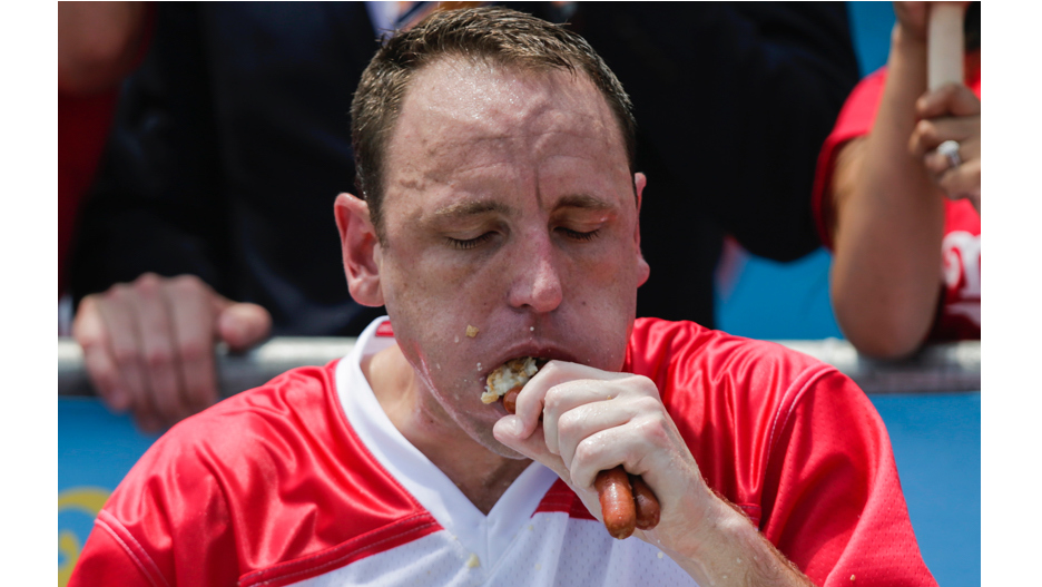 joey-chestnut-Nathans-hot-dogs.jpg