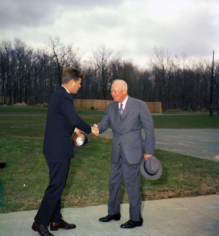 JFK_%26_Eisenhower_meeting_1961.jpg