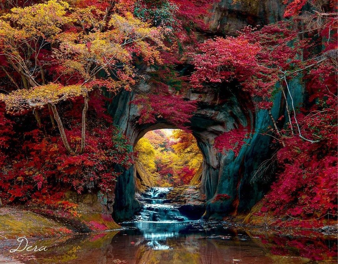 Kameiwa-Cave-Autumn-e1572262218891.jpg