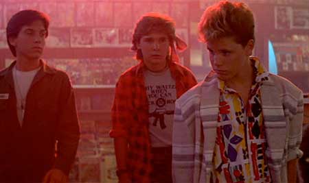 The-Lost-Boys-1987-movie-4.jpg