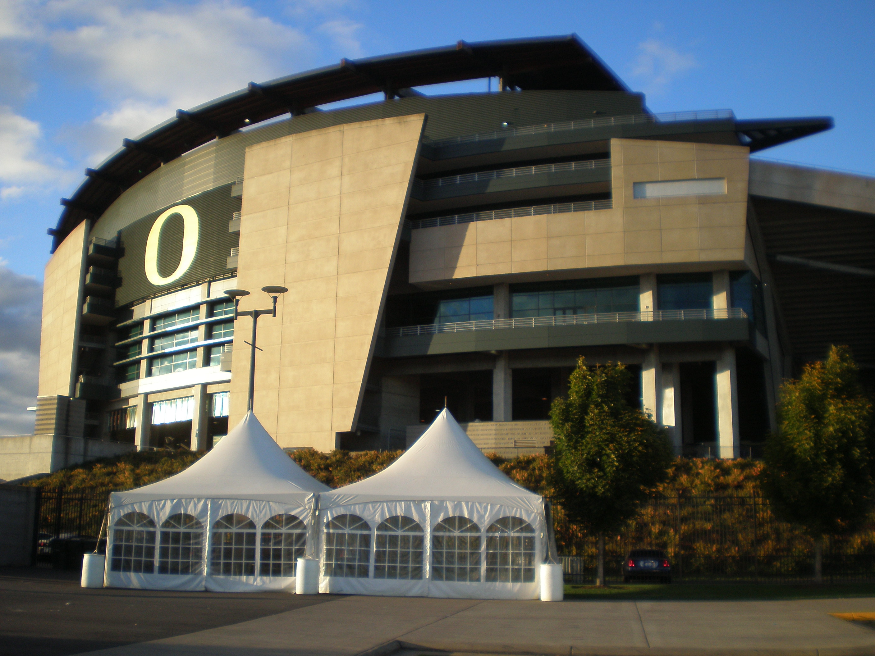 Autzen_Stadium,_Eugene,_Oregon.jpg