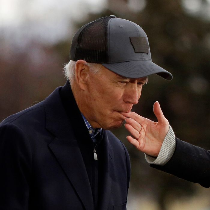 6aca1ab1629c7de8d8169f28fd8ea71d11-02-joe-biden-finger-nibble-wife.rsquare.w700.jpg