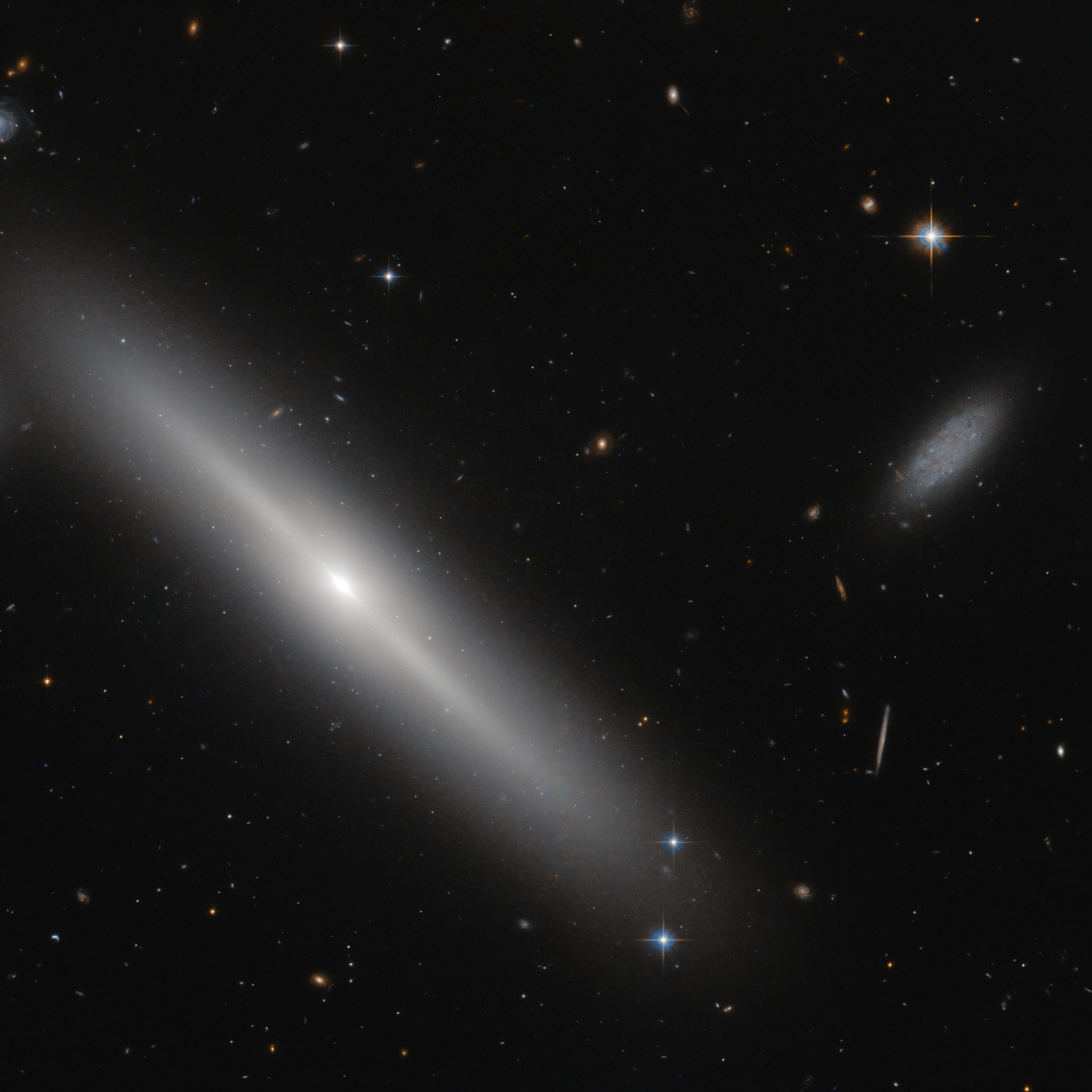 Hubble-Views-Lenticular-Galaxy-NGC-5308.jpg