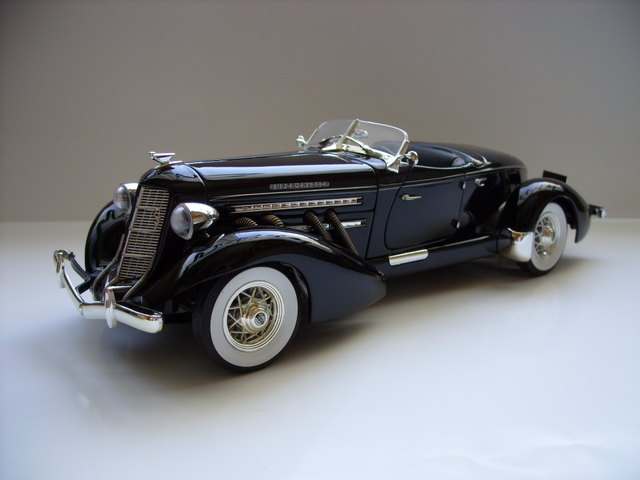 auburn-851-boattail-speedster-1935-ertl1.jpg