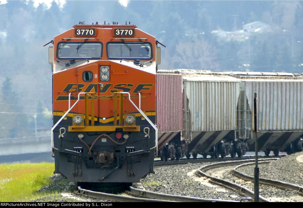 BNSF%203770%20SPOEVE@Lowell%20running%20003.jpg