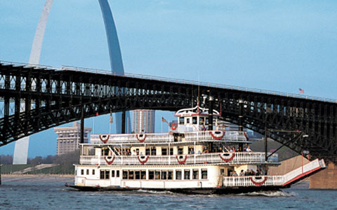 gateway-arch-riverboat-sightseeing-cruise-1.jpg