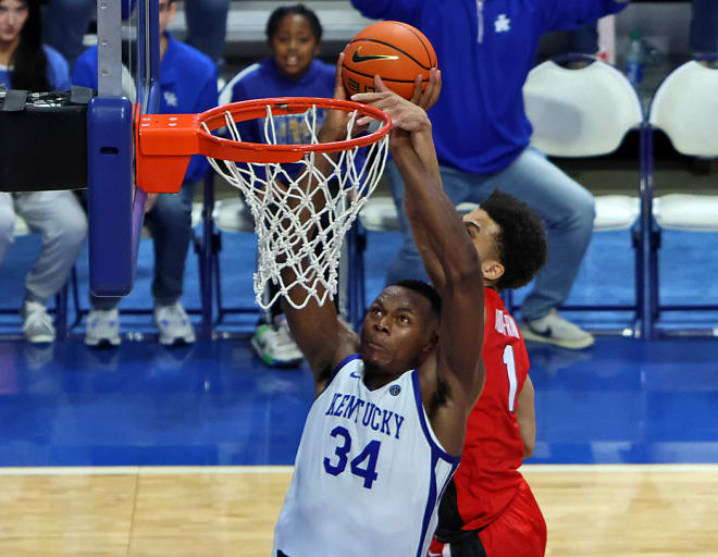 Kentucky's Oscar Tshiebwe soared to the rim for two of his career-high 37 points on Tuesday night against Georgia.