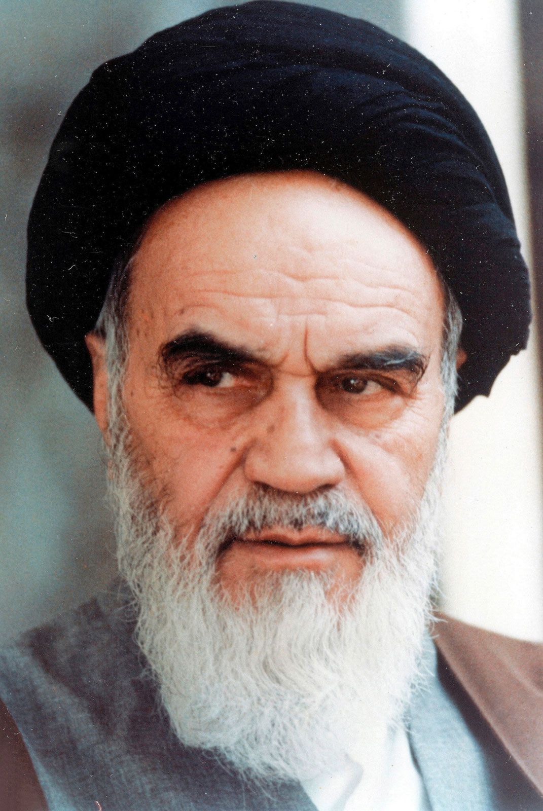 Ruhollah-Khomeini.jpg