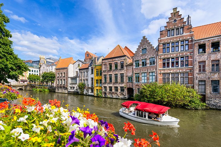 belgium-in-pictures-beautiful-places-to-photograph-canal-ghent.jpg
