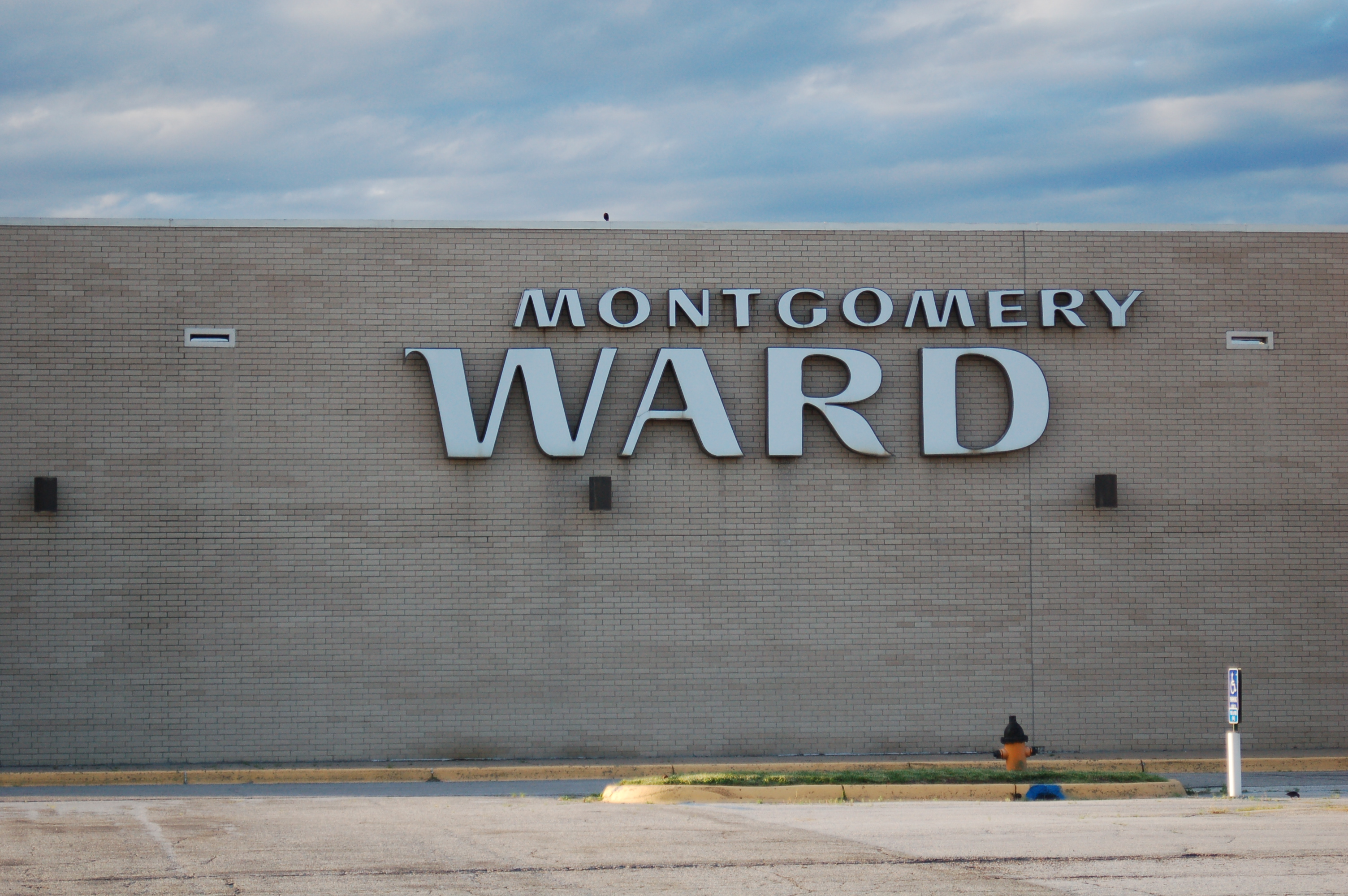 Montgomery_Ward_1.jpg