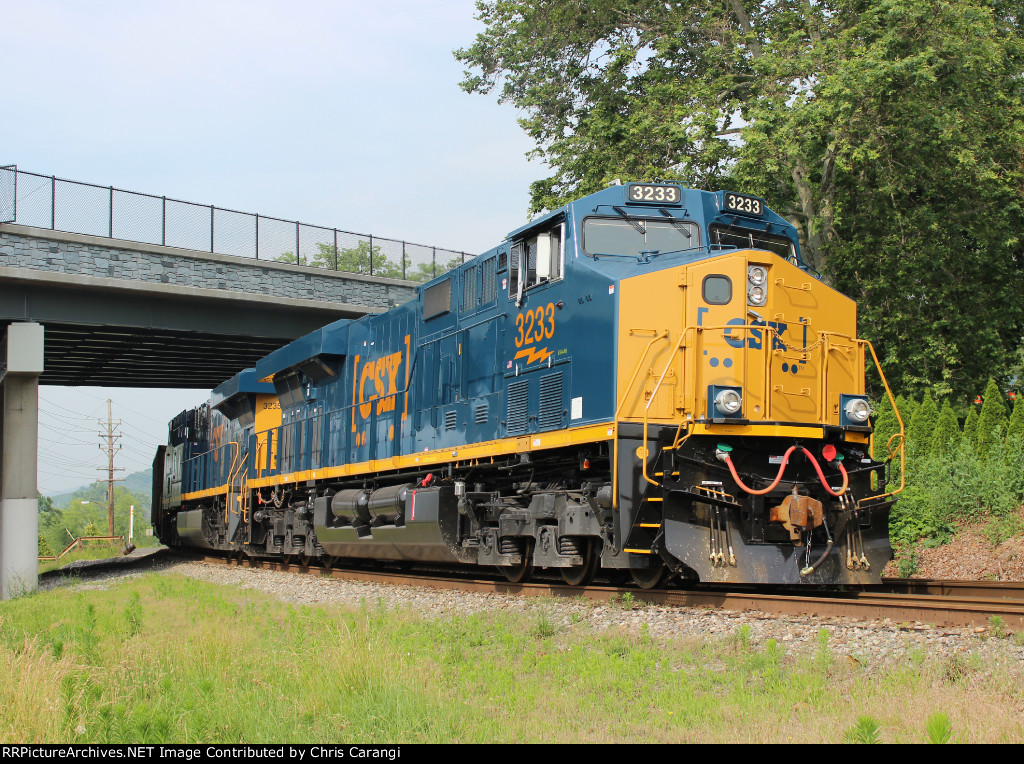 CSXT%203233%2061115%201.JPG