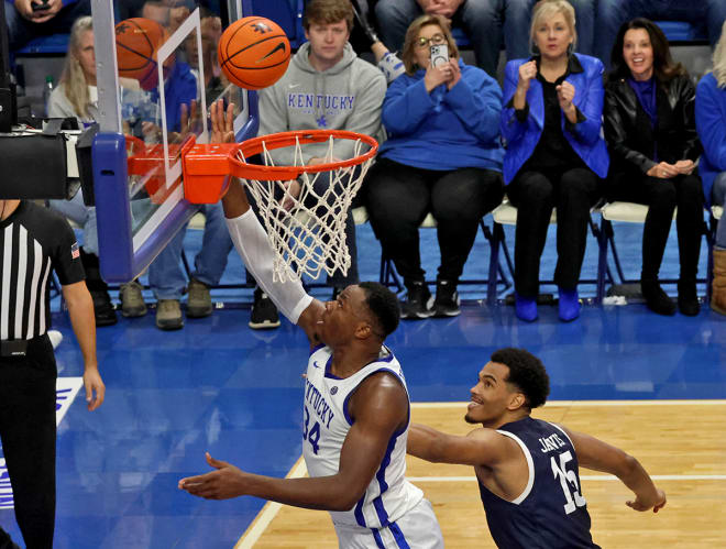 Kentucky big man Oscar Tshiebwe scored two of his game-high 28 points in Saturday's game against Yale.