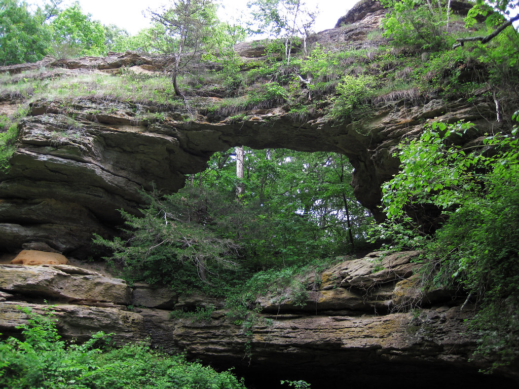 Natural_bridge_arch.jpg