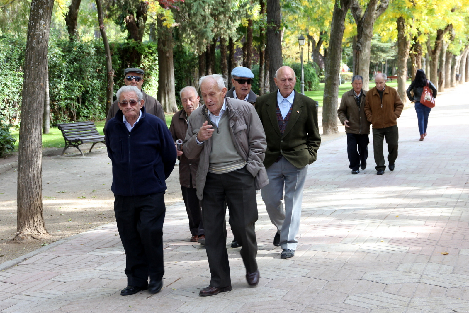 0520+Elderly+Walking+Parque+de+San+Roque.JPG