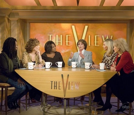 Round-the-table-with-the-women-of-The-View-the-view-1504499-445-383.jpg