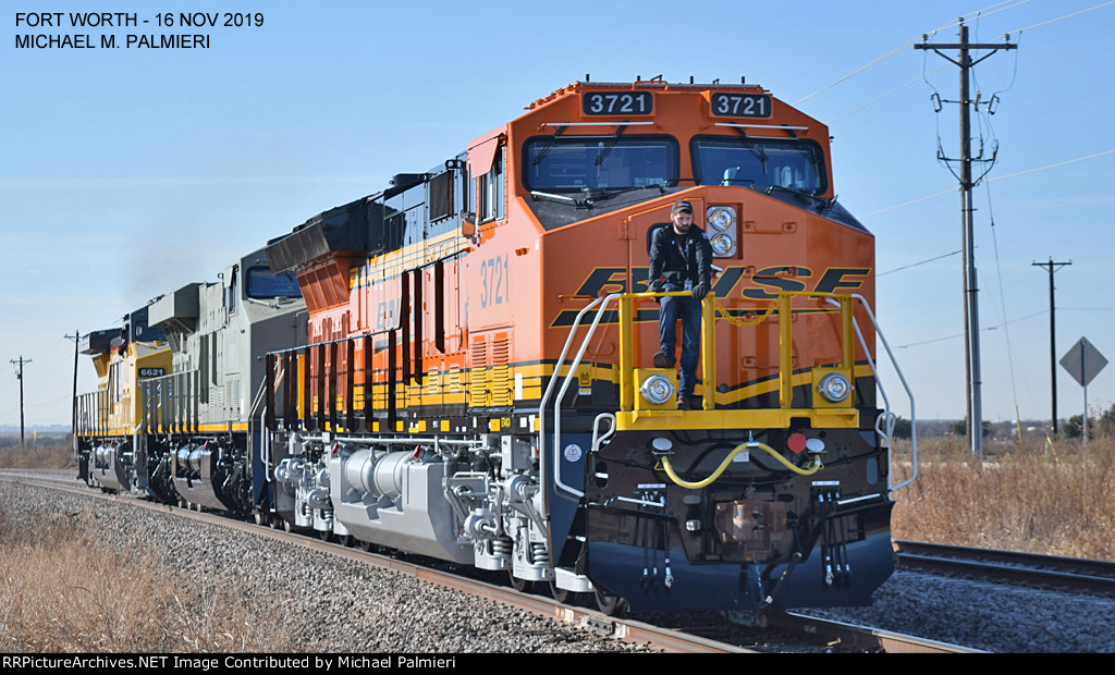 aaaDSC_0265%20BNSF%203721%20copy.jpg