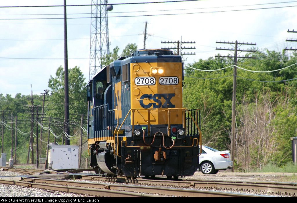 CSX2708-GP38-2_Plymouth-MI_06-10-2008a.JPG