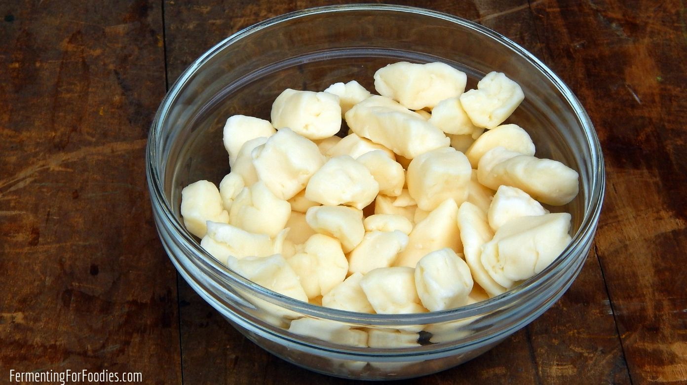 How-to-make-snacking-cheese-curds-a-simple-cooked-curd-cheese.jpg