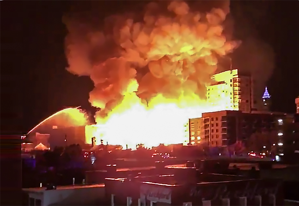 massive-fire-spreading-through-Raleigh.jpg