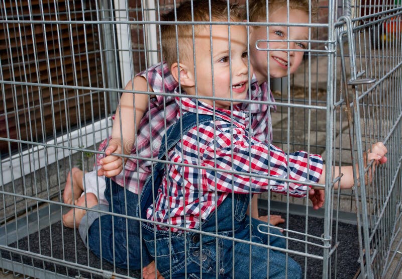 kids-locked-up-8936981.jpg