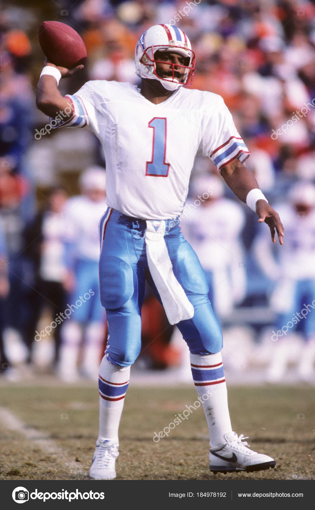 depositphotos_184978192-stock-photo-warren-moon-quarterback-houston-oilers.jpg