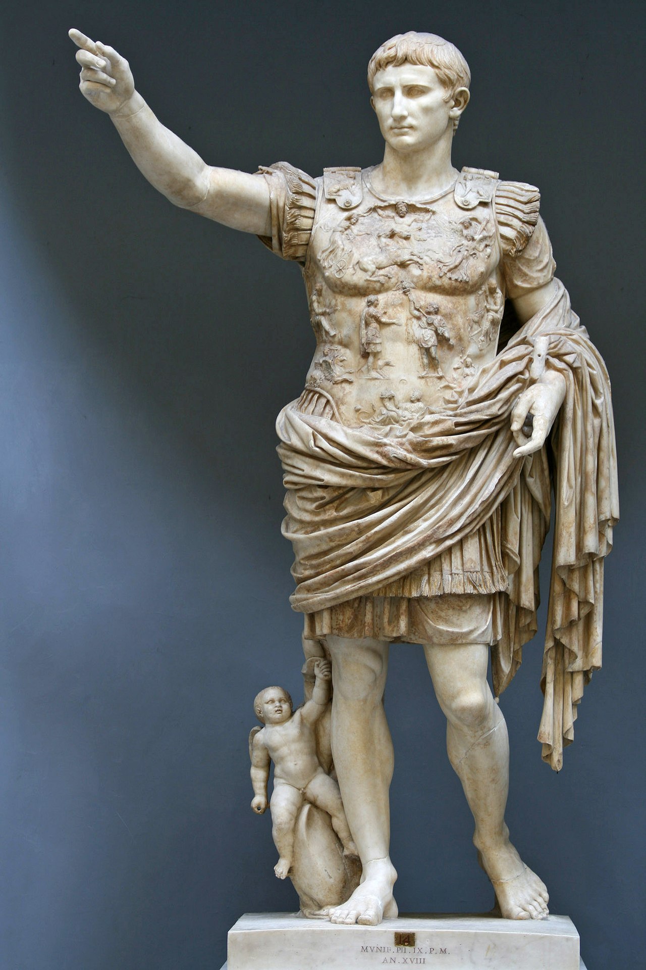 1280px-Statue-Augustus.jpg